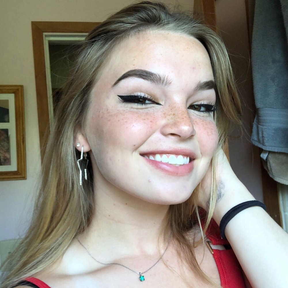 Meet your Posher, Liz